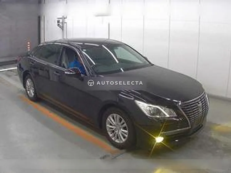 Toyota Crown 2014, photo 1 of 6