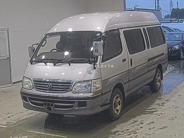 Toyota Hiace 2000, auction grade RA