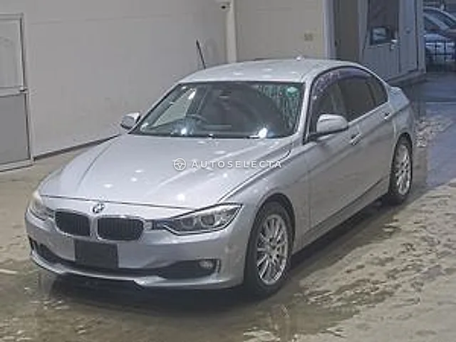 BMW 3 Series 2013, auction grade 3.5