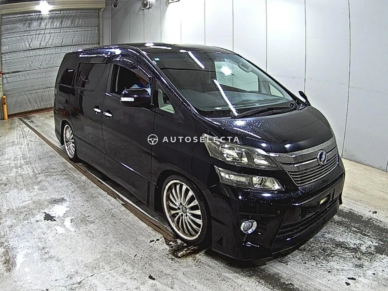 Toyota Vellfire 2012, photo 1 of 1