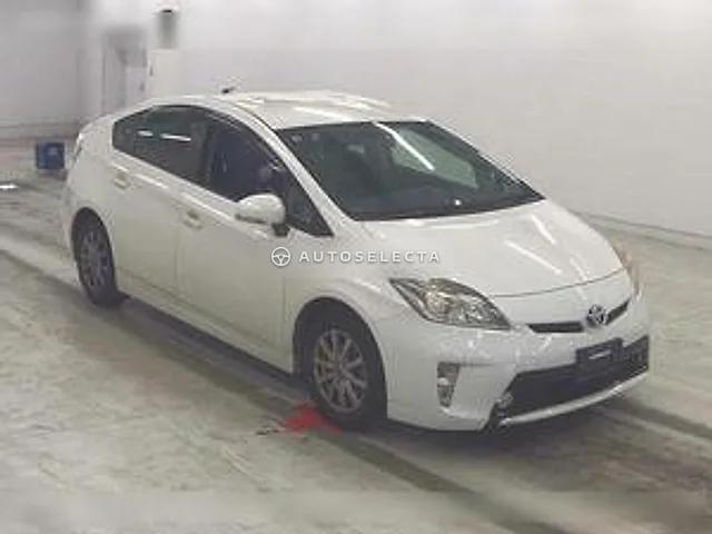 Toyota Prius 2013, auction grade 3.5