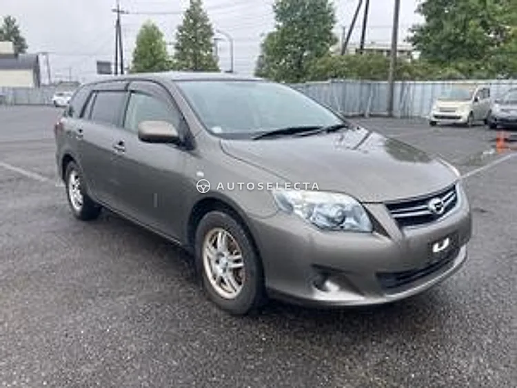 Toyota Corolla Fielder 2012, photo 1 of 1
