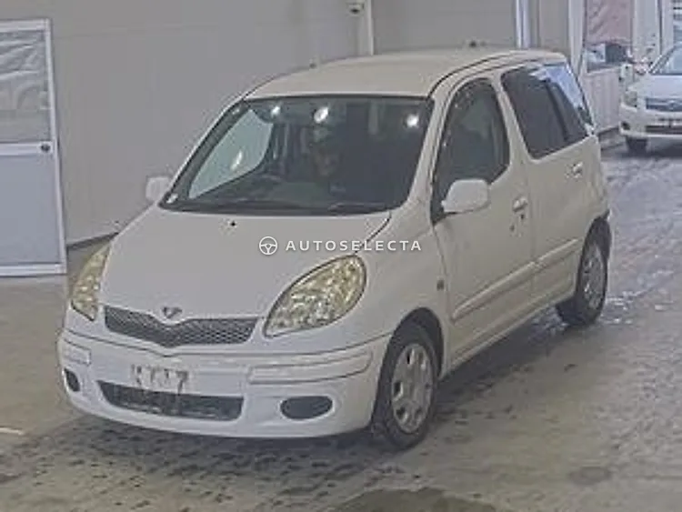 Toyota Funcargo 2003, photo 1 of 11