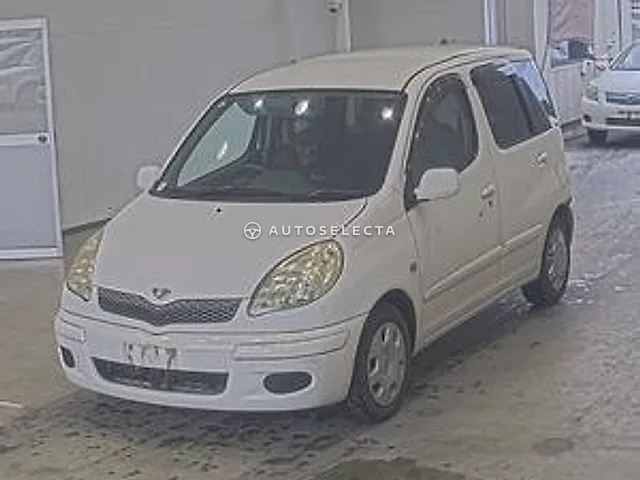 Toyota Funcargo 2003, auction grade 3.5
