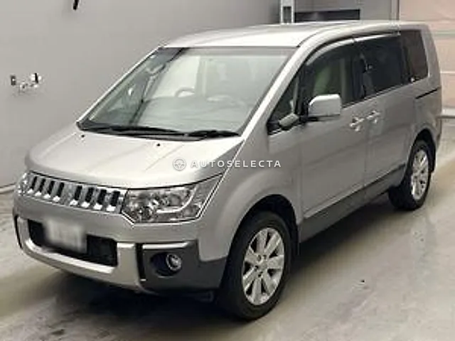 Mitsubishi Delica D:5 2018, auction grade R