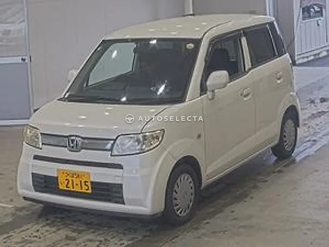 Honda Zest 2010, auction grade 4.5