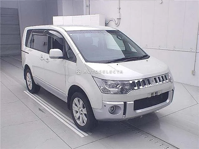 Mitsubishi Delica D:5 2010, auction grade 3.5