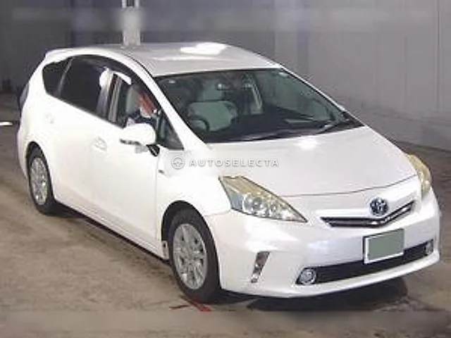 Toyota Prius Alpha 2013, auction grade 3.5