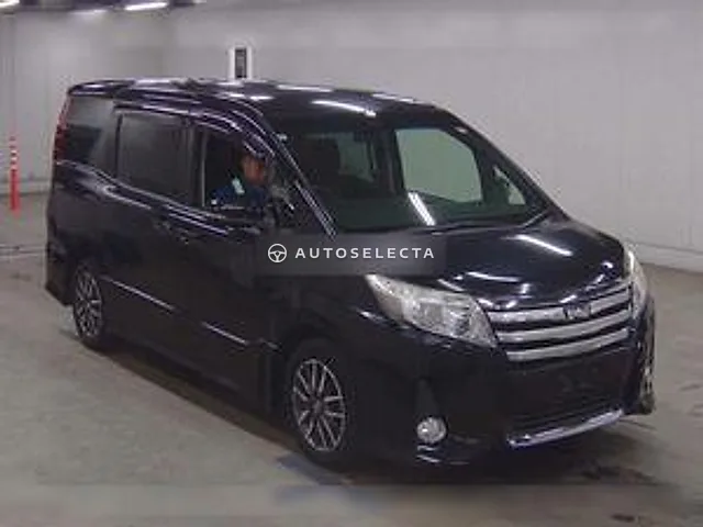 Toyota Noah 2014, auction grade RA