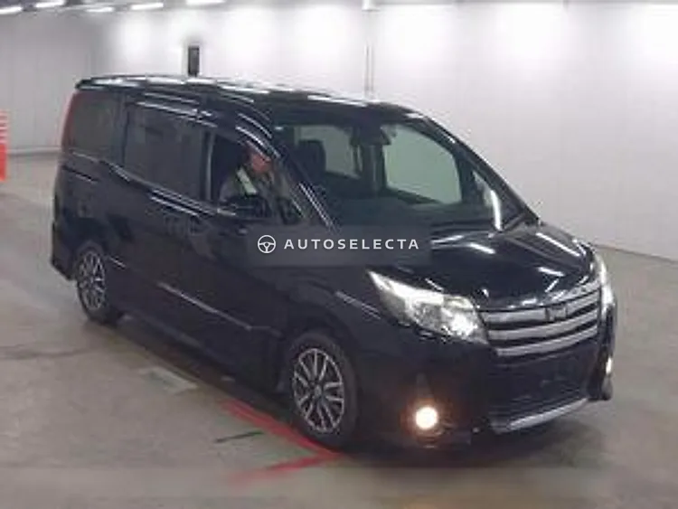 Toyota Noah 2016, photo 1 of 1