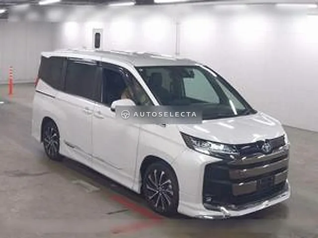 Toyota Noah 2023, auction grade R