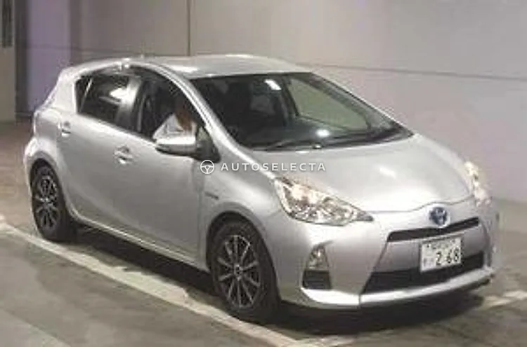 Toyota Aqua 2012, photo 1 of 1