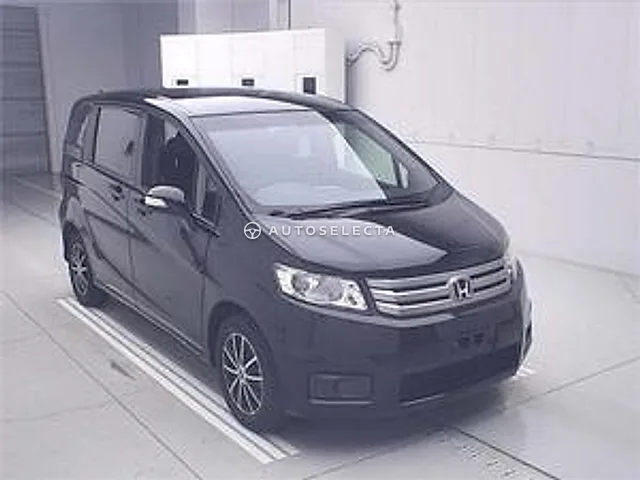 Honda Freed Spike 2013, auction grade R