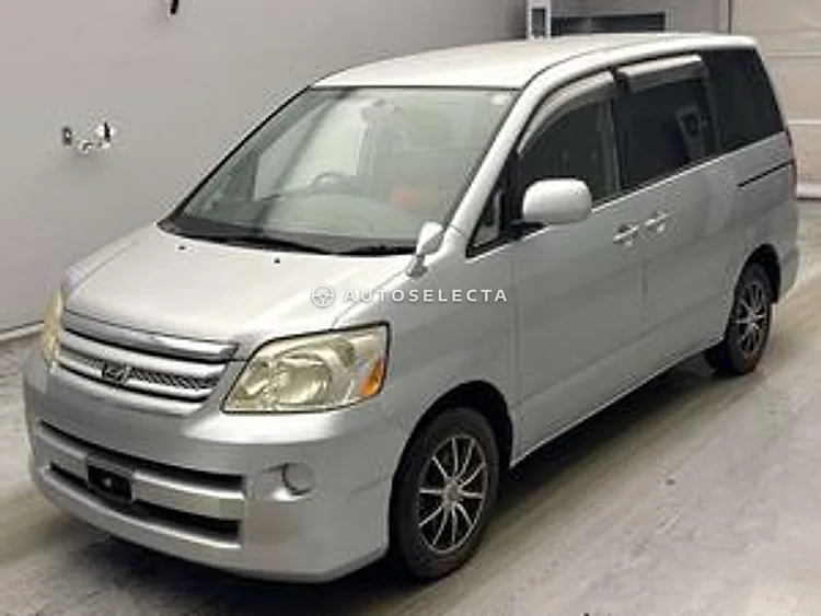 Toyota Noah 2006, photo 1 of 1