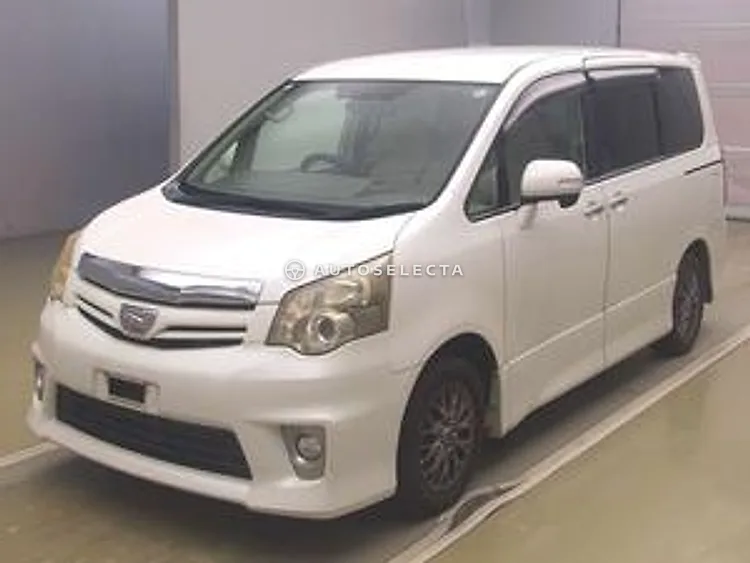 Toyota Noah 2011, photo 1 of 1