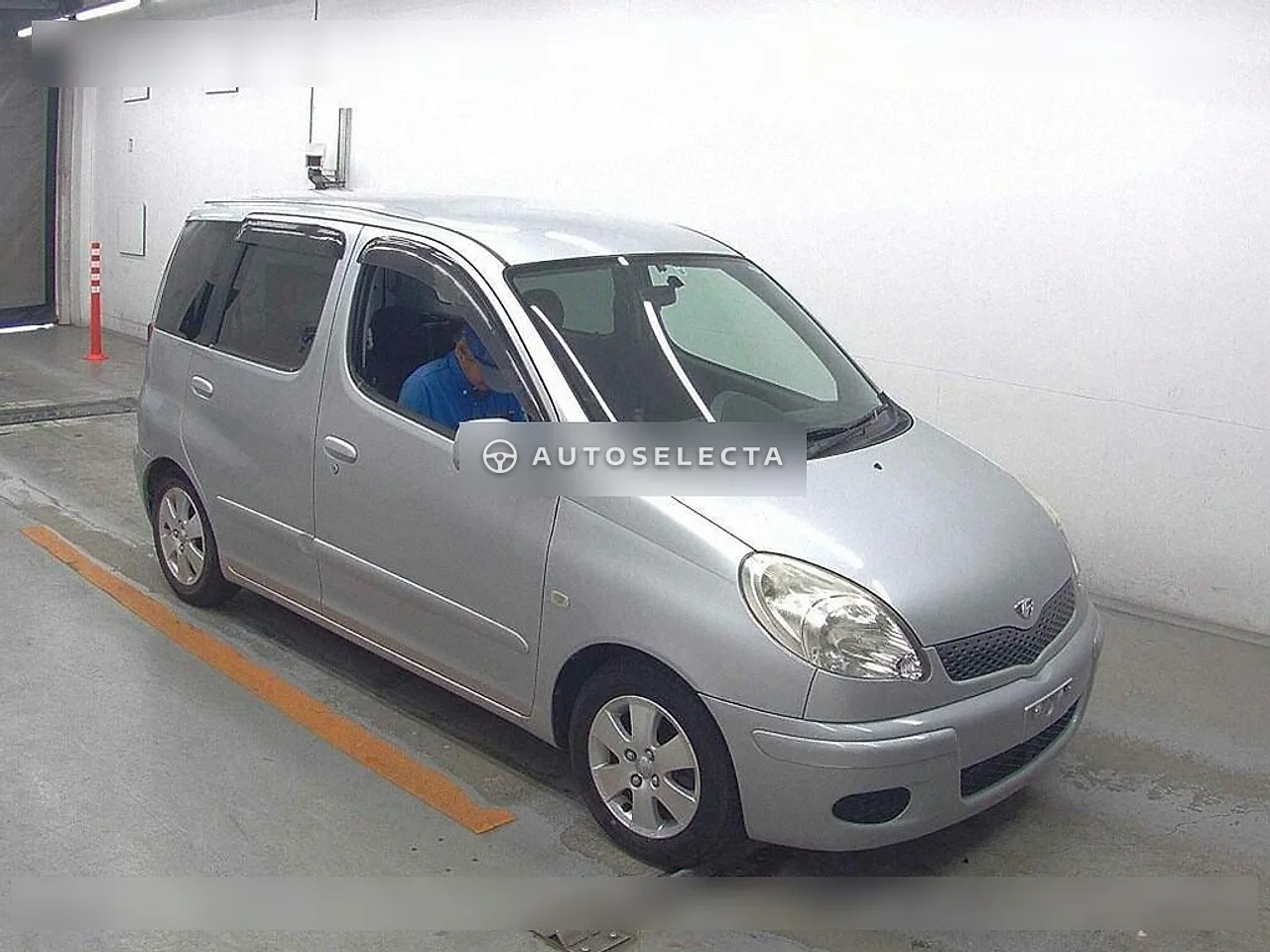 Toyota Funcargo 2003, photo 1 of 1
