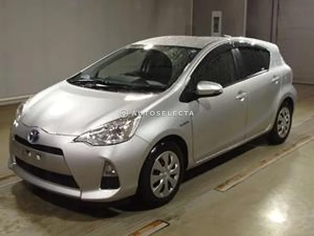 Toyota Aqua 2014, auction grade R