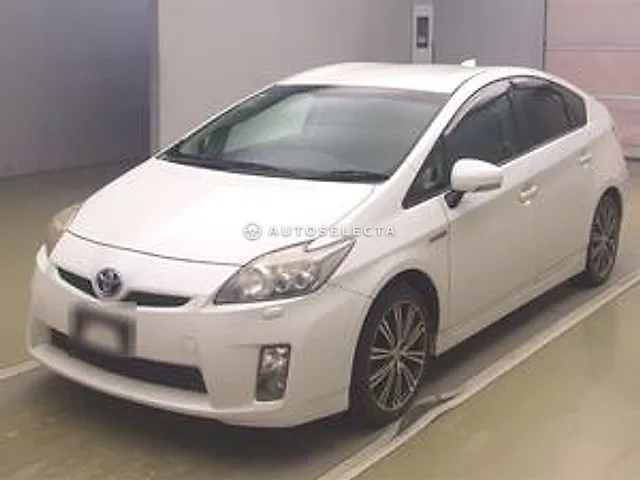 Toyota Prius 2011, auction grade R