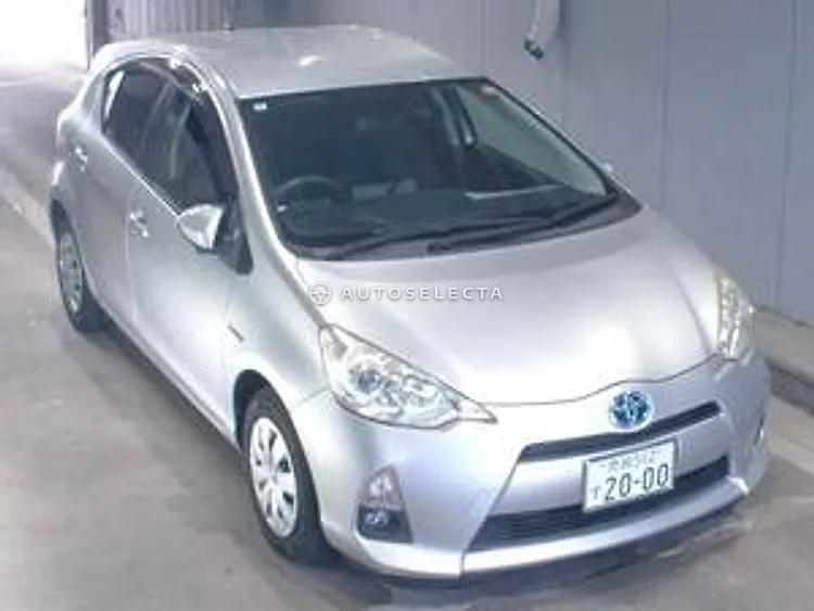 Toyota Aqua 2013, photo 1 of 1