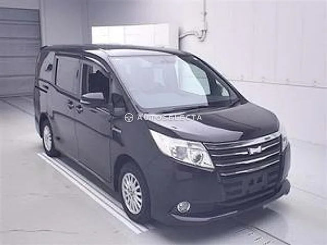 Toyota Noah 2014, auction grade R