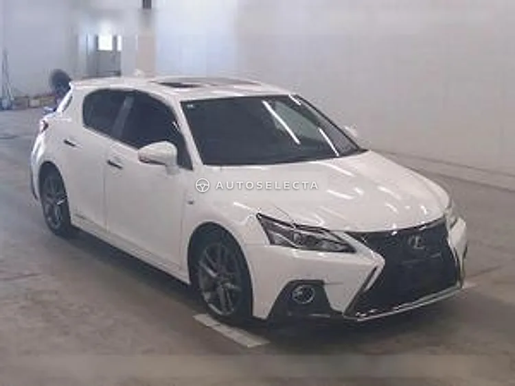 Lexus CT 2017, photo 1 of 6