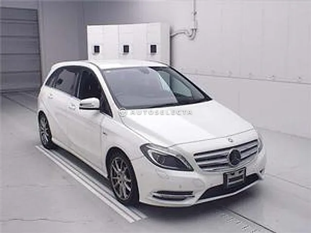 Mercedes-Benz B-Class 2012, auction grade 3.5