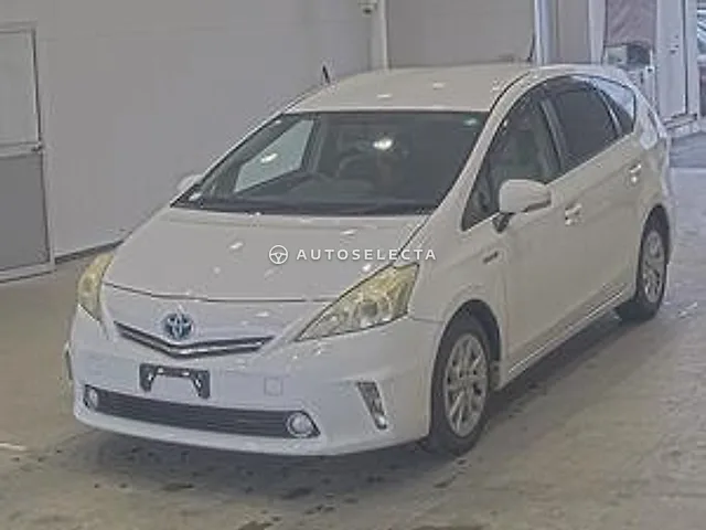 Toyota Prius Alpha 2012, auction grade 3