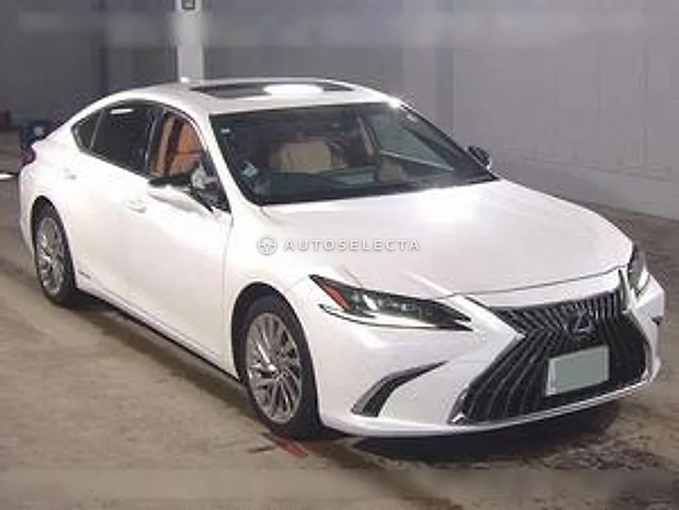Lexus ES 2021, photo 1 of 6