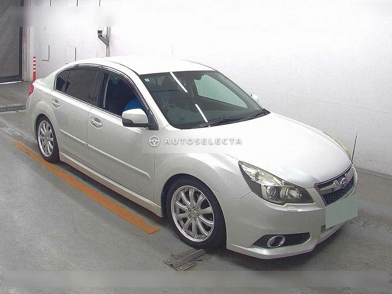 Subaru Legacy B4 2013, photo 1 of 1