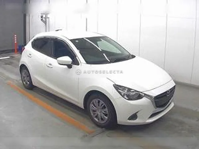 Mazda Demio 2015, auction grade R