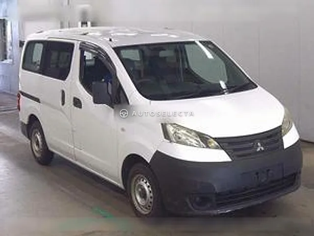 Mitsubishi Delica Van 2015, auction grade 3