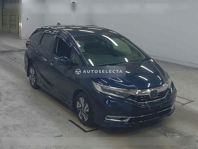 Honda Shuttle 2019, auction grade 4