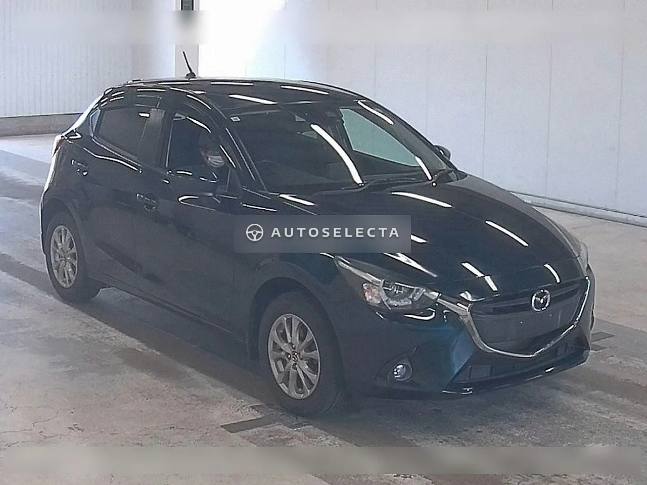 Mazda Demio 2015, photo 1 of 6