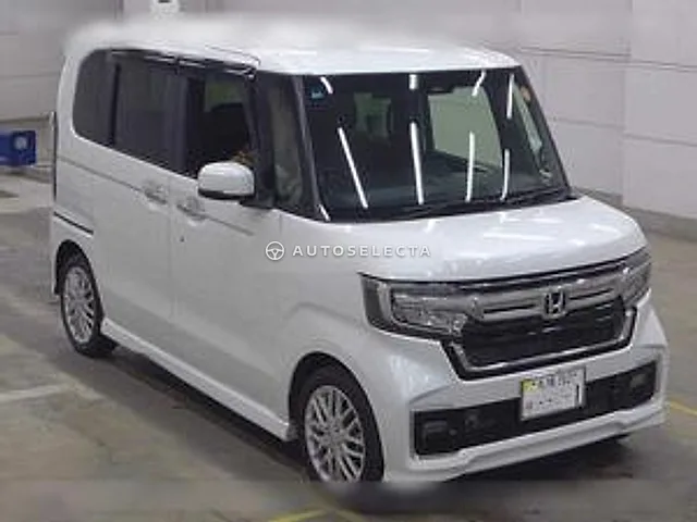 Honda N-BOX Custom 2022, auction grade 4.5