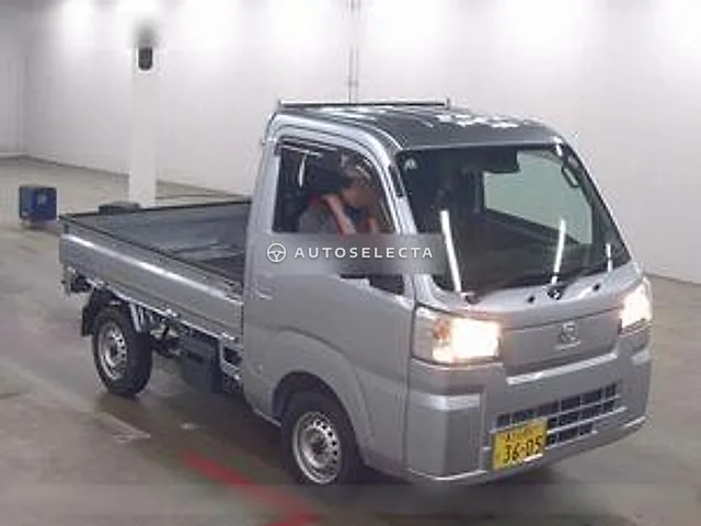 Daihatsu Hijet Truck 2023, auction grade R
