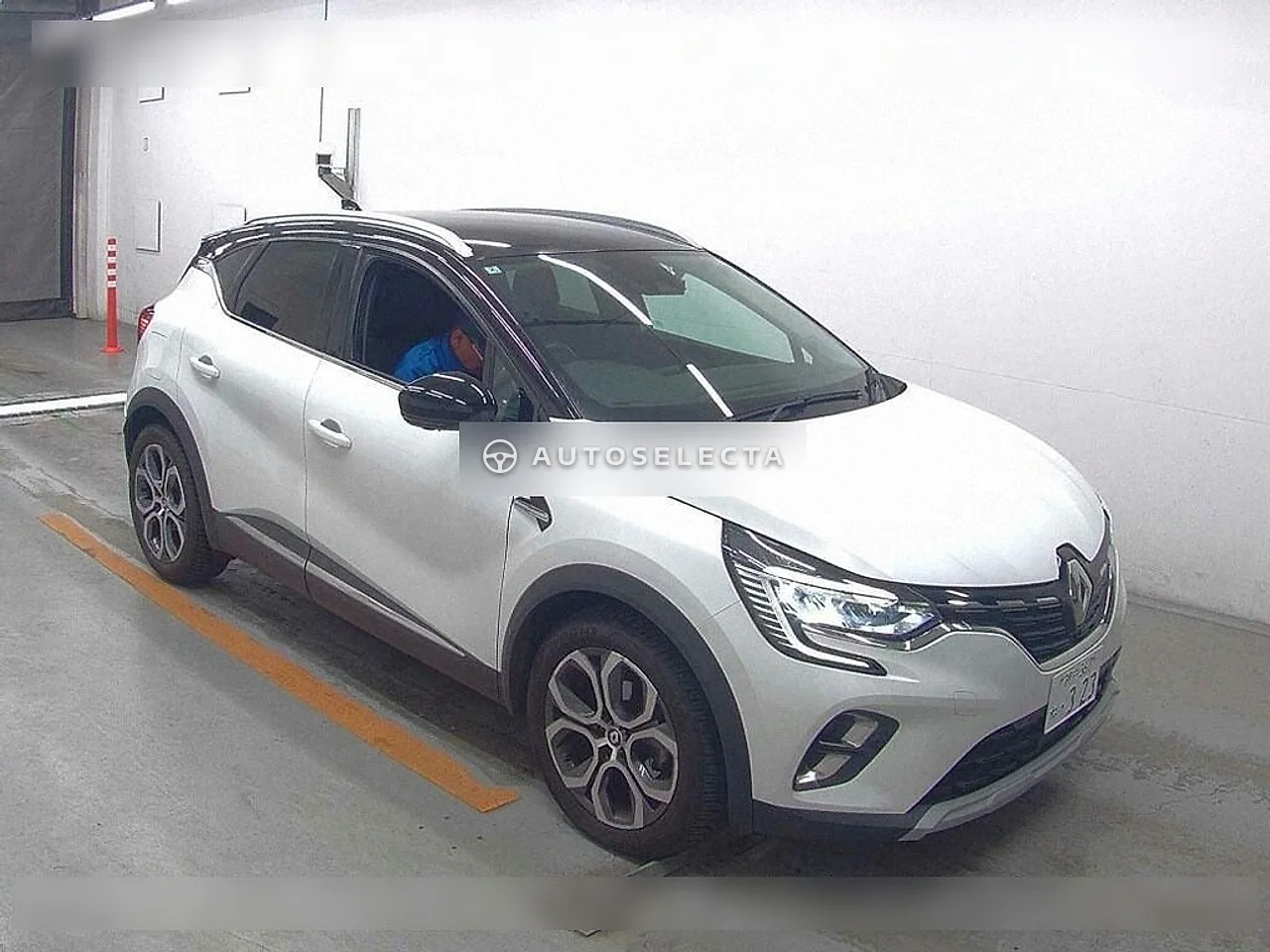Renault Captur 2022, photo 1 of 6