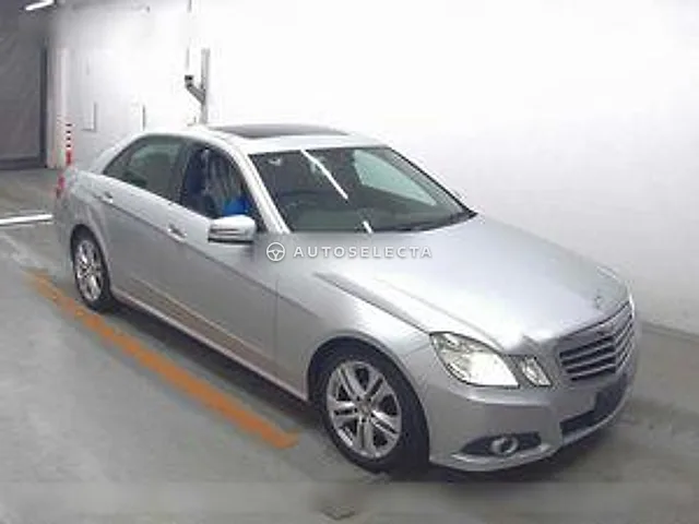 Mercedes-Benz E-Class 2011, auction grade 3.5