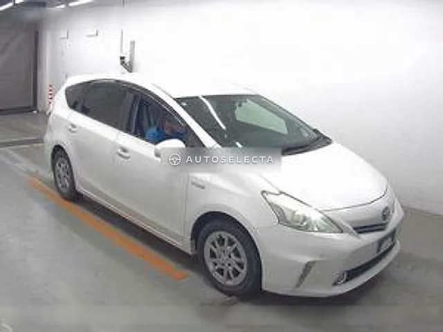 Toyota Prius Alpha 2012