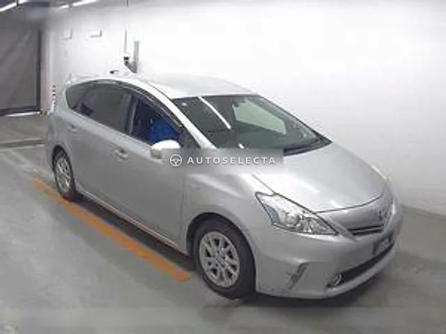Toyota Prius Alpha 2014, auction grade R