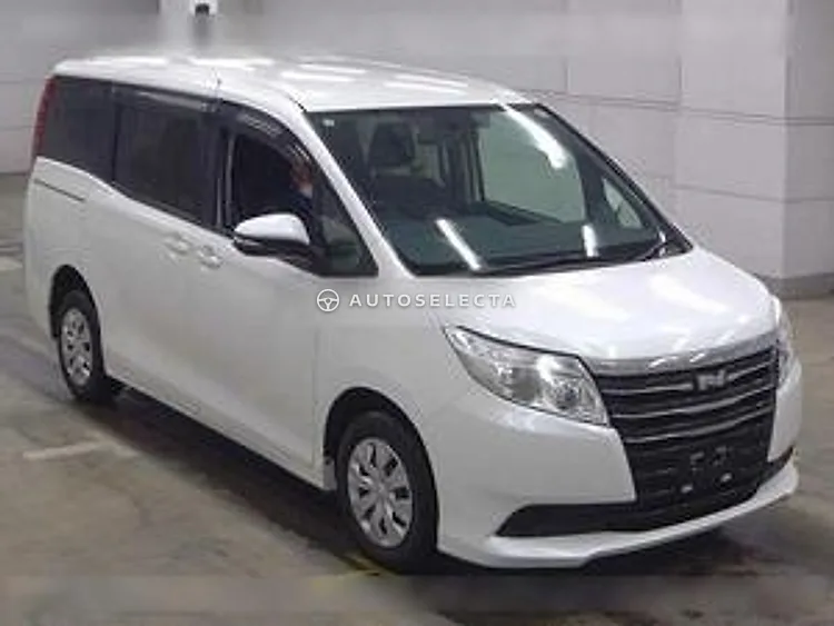 Toyota Noah 2015, photo 1 of 1