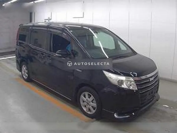 Toyota Noah 2014, photo 1 of 1