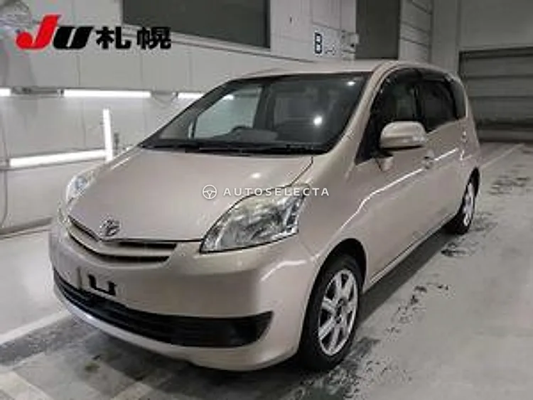 Toyota Passo Sette 2009, photo 1 of 1