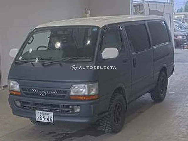 Toyota Hiace 2003, auction grade RA