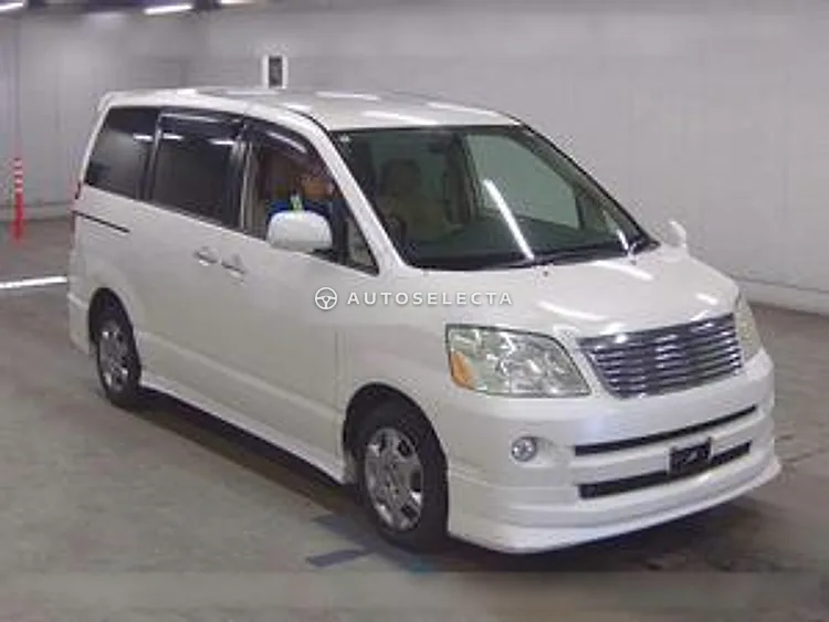 Toyota Noah 2006, photo 1 of 1