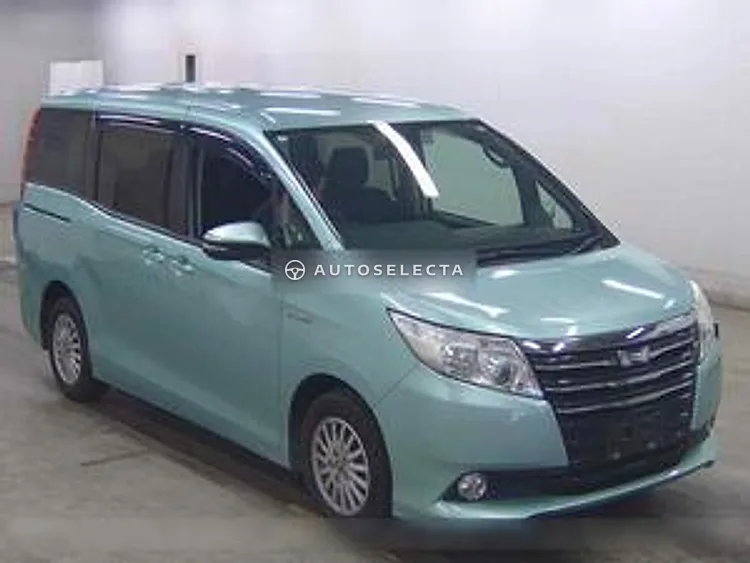 Toyota Noah 2015, photo 1 of 1