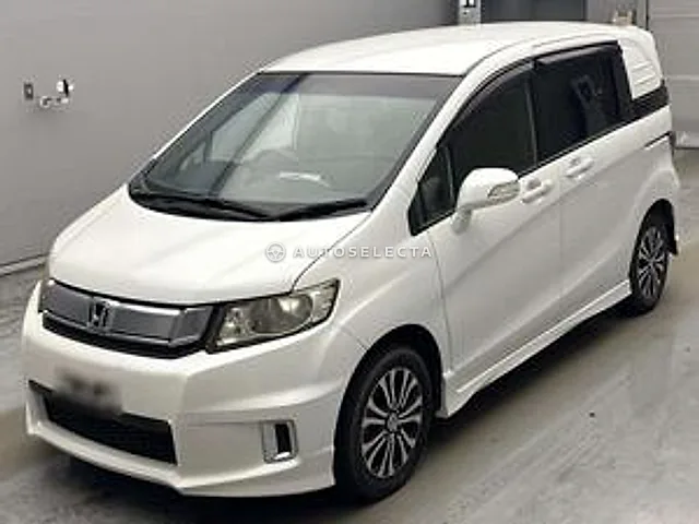 Honda Freed Spike 2014, auction grade RA