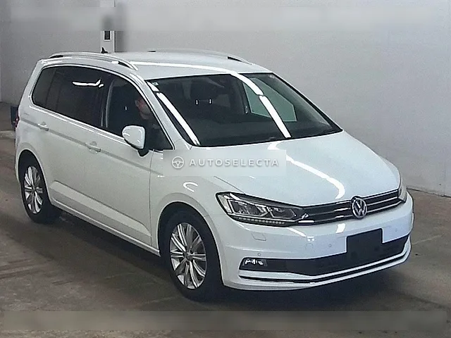 Volkswagen Golf Touran 2017, auction grade 4.5