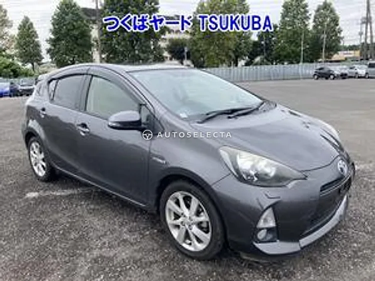 Toyota Aqua 2012, photo 1 of 1