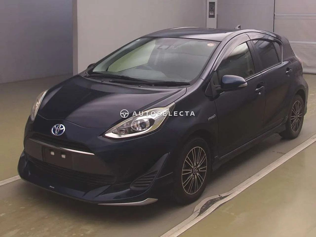 Toyota Aqua 2017, photo 1 of 2