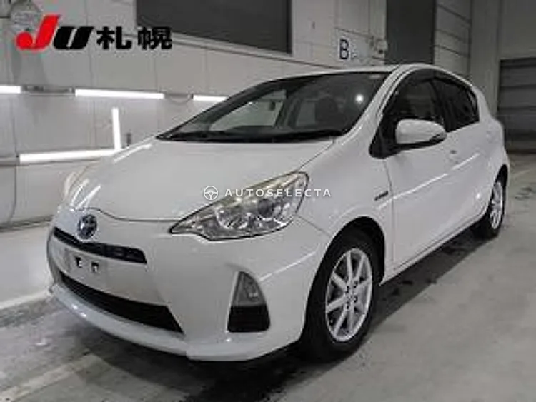 Toyota Aqua 2012, photo 1 of 1
